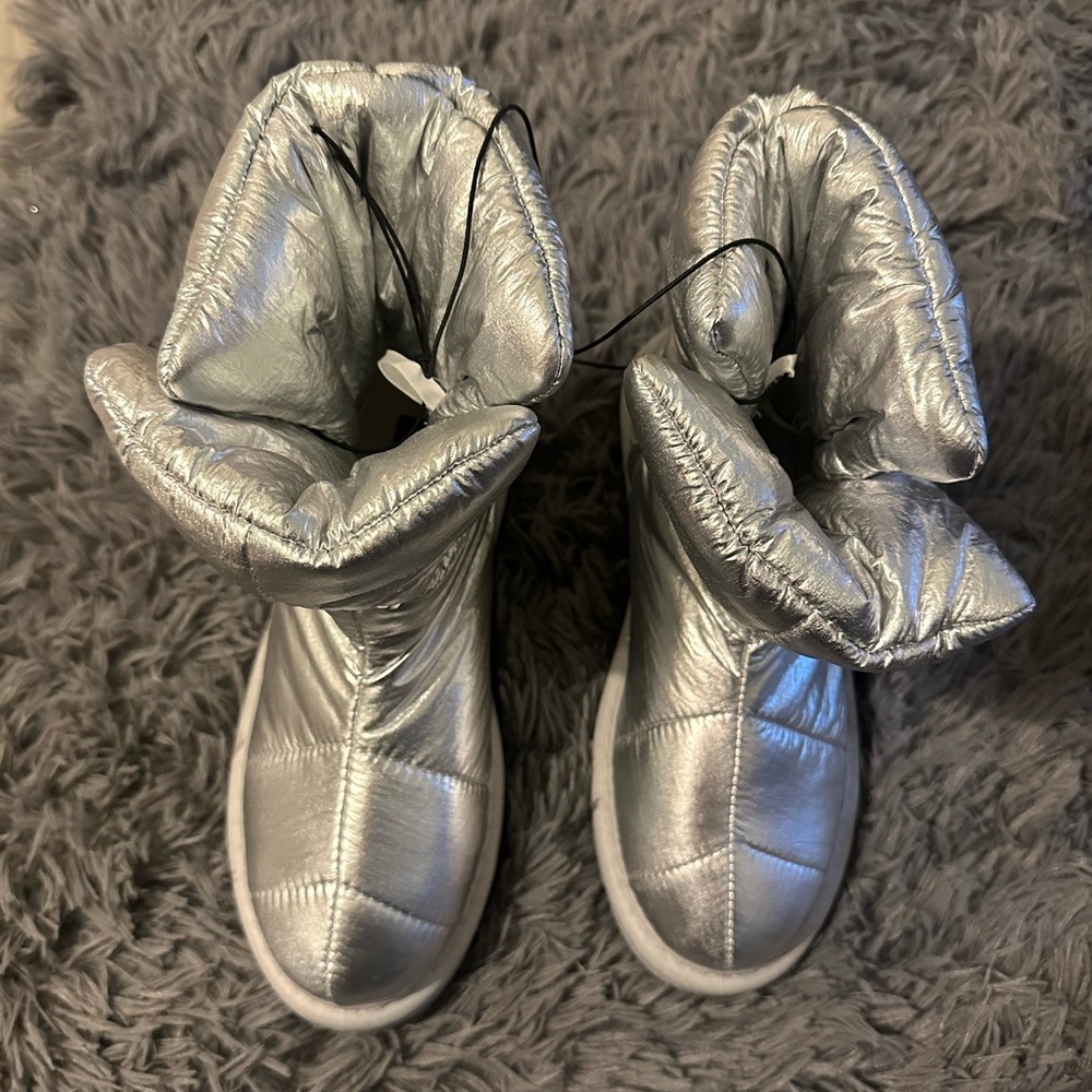 Charlotte Russe cozzy boots. Color Size, size 9. New with tags